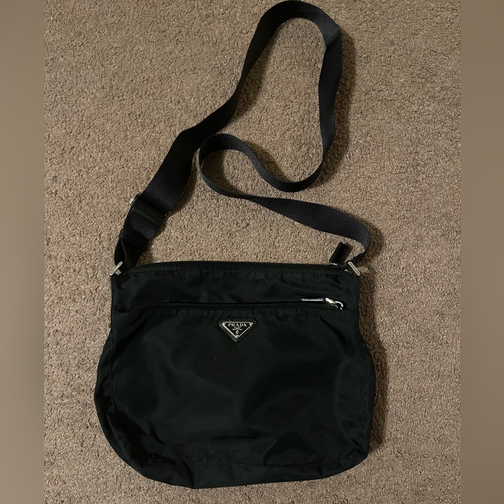 💯AUTHENTIC 🖤 Prada Black Nylon Crossbody 🖤